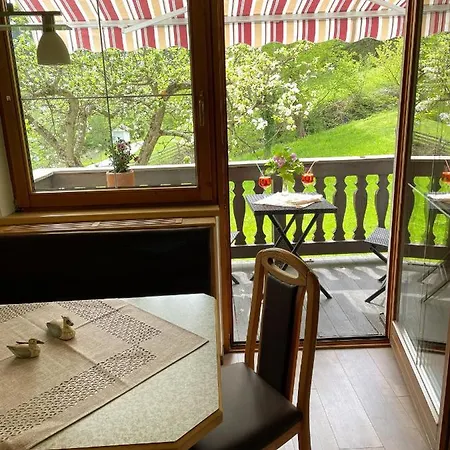 Lisal アパート ムタース